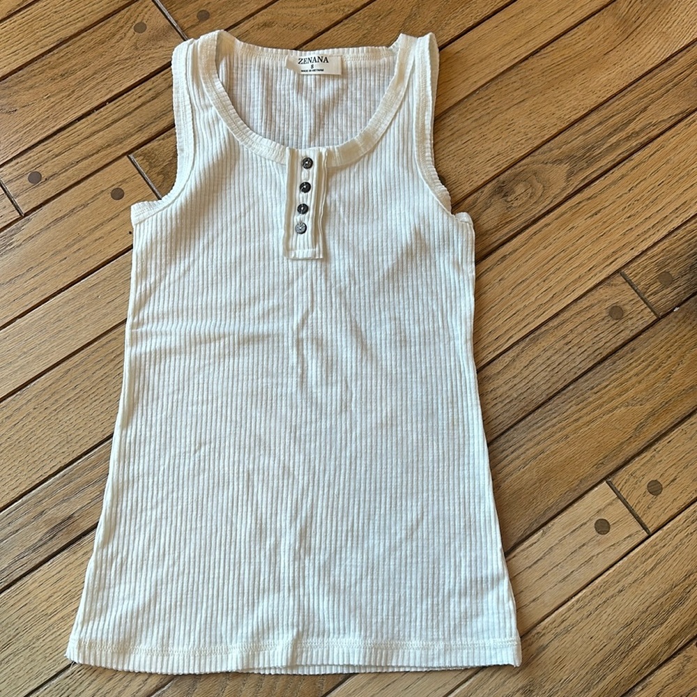 New Zenana ribbed white tank top